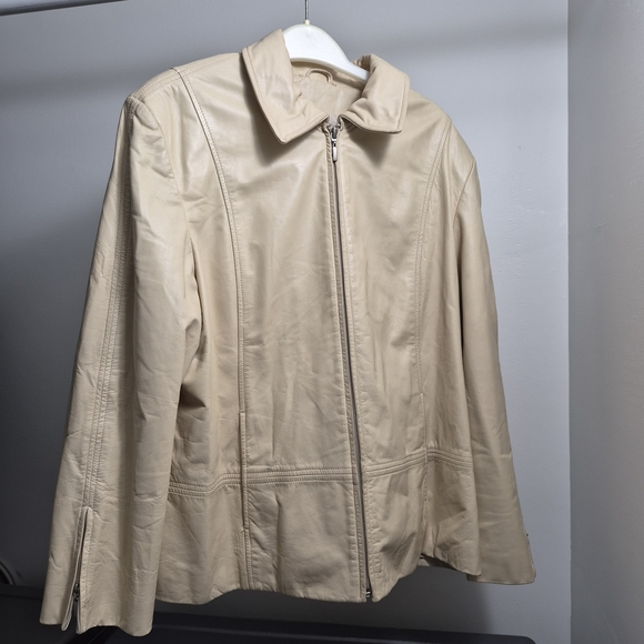 Cream Women's Jacket - Picture 2 of 7